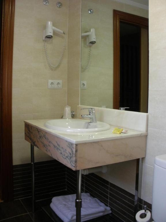 Hostal Virgen Del Villar Laguna de Duero Δωμάτιο φωτογραφία