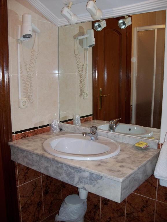 Hostal Virgen Del Villar Laguna de Duero Δωμάτιο φωτογραφία