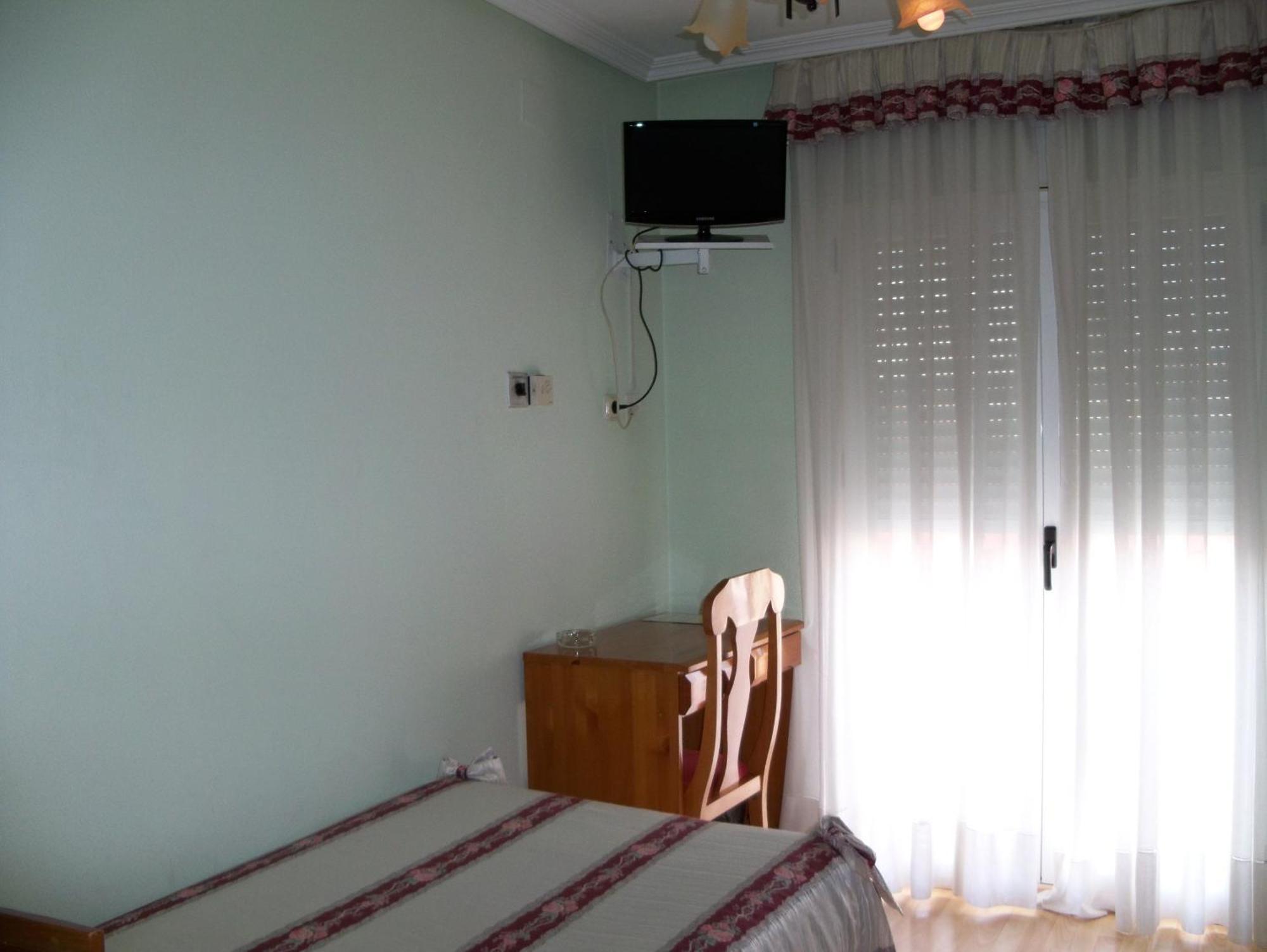 Hostal Virgen Del Villar Laguna de Duero Εξωτερικό φωτογραφία