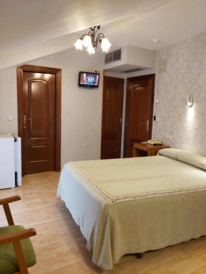 Hostal Virgen Del Villar Laguna de Duero Εξωτερικό φωτογραφία