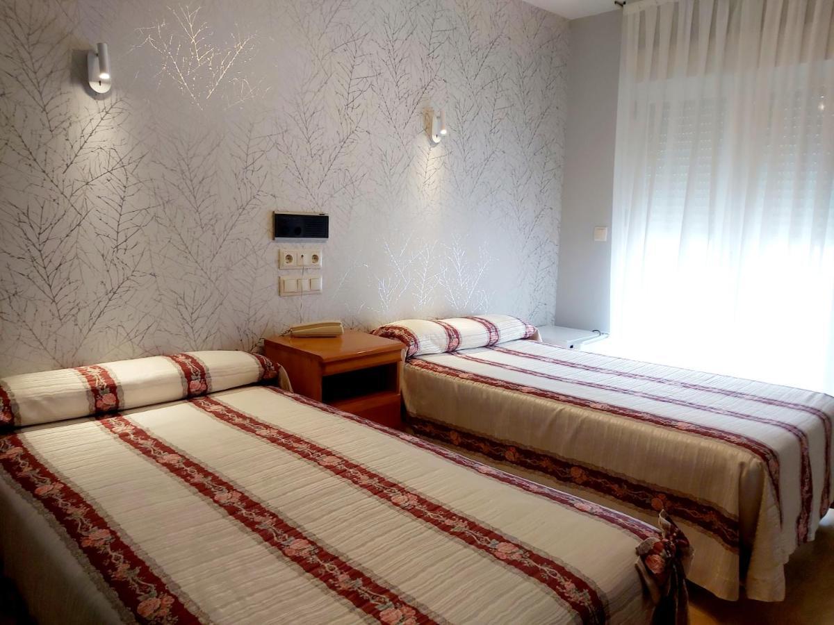 Hostal Virgen Del Villar Laguna de Duero Εξωτερικό φωτογραφία