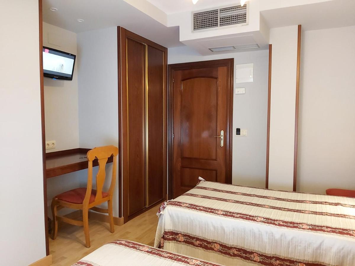 Hostal Virgen Del Villar Laguna de Duero Εξωτερικό φωτογραφία