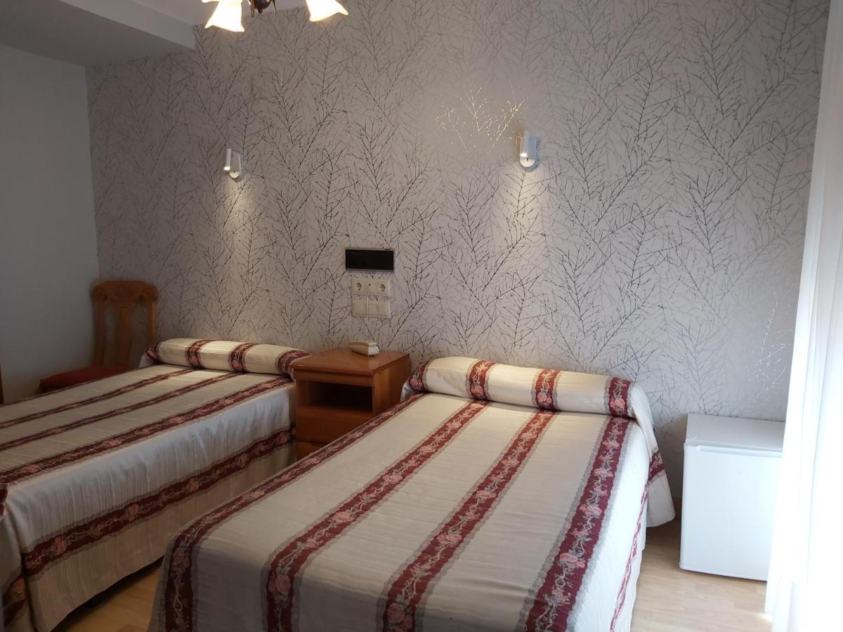 Hostal Virgen Del Villar Laguna de Duero Εξωτερικό φωτογραφία