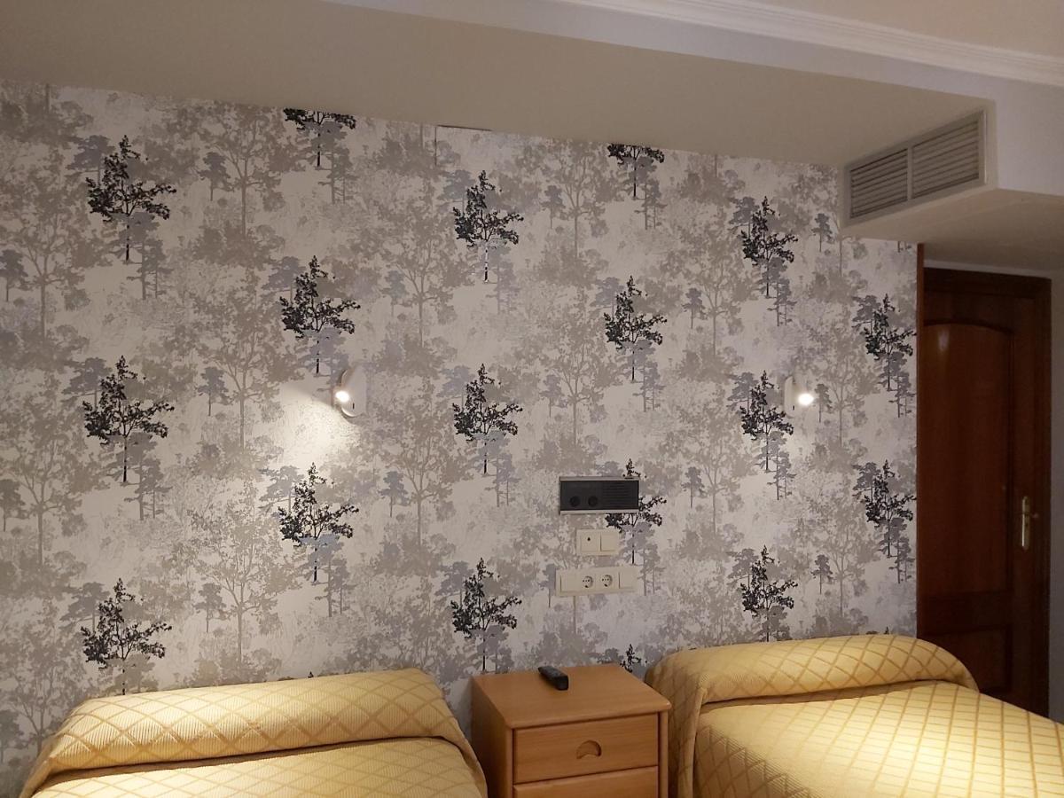 Hostal Virgen Del Villar Laguna de Duero Εξωτερικό φωτογραφία